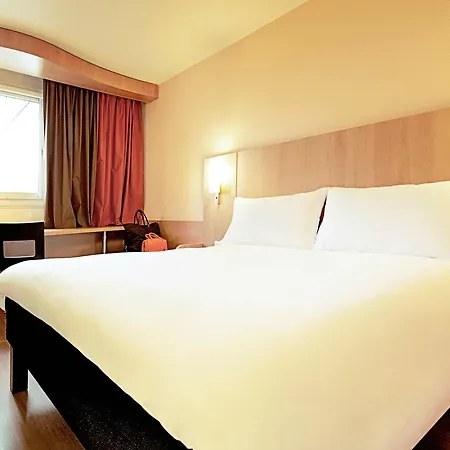 Hotel Ibis Centre Notre Dame 3*