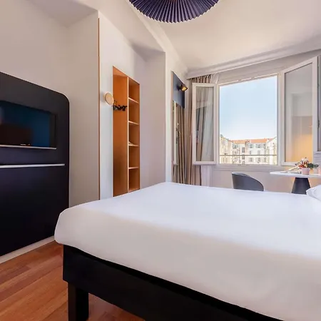 Ibis Centre Notre Dame 3*