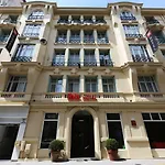 Ibis Centre Notre Dame Hotel 3*