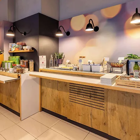 Ibis Centre Notre Dame Hotel 3*